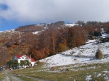 Coliba lui Manici - cazare Tara Hategului, Transalpina (01)