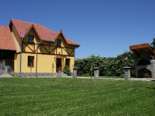 Rural accommodation at  Pensiunea Bendorfeanu