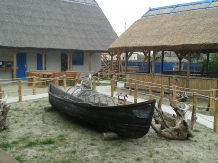 Casa alb-albastra - cazare Delta Dunarii (02)