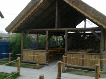 Casa alb-albastra - cazare Delta Dunarii (04)