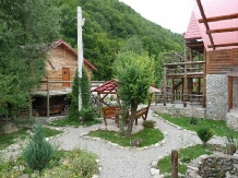 Pensiunea Raiul de pe Rau - cazare Muntenia (02)