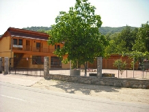 Rural accommodation at  Popasul Dacilor Costesti