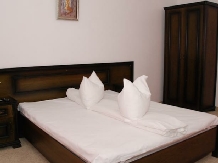 Pensiunea Poarta Norocului - accommodation in  Fagaras and nearby, Sambata (15)