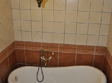 Pensiunea El Quatro Boutique - accommodation in  Gura Humorului, Voronet, Bucovina (09)