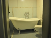 Pensiunea El Quatro Boutique - accommodation in  Gura Humorului, Voronet, Bucovina (14)