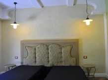 Pensiunea El Quatro Boutique - accommodation in  Gura Humorului, Voronet, Bucovina (21)