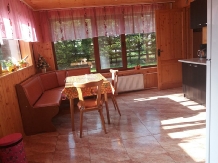 Pensiunea Rossvillas - accommodation in  Moldova (04)