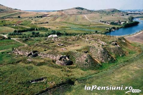 Vila Dan si Elena - cazare Delta Dunarii (Activitati si imprejurimi) Vila Dan si Elena - cazare Delta Dunarii (Activitati si imprejurimi)