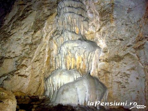 Pensiunea Rustic House - cazare Apuseni (Activitati si imprejurimi)