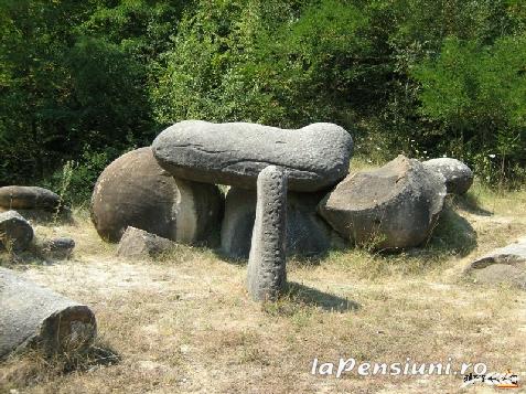 Pensiunea Eden - cazare Valea Oltului (Activitati si imprejurimi)