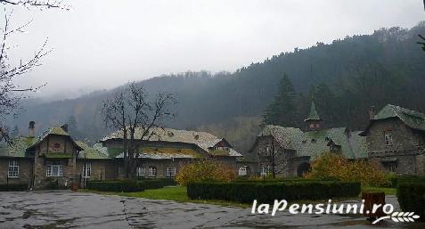 Pensiunea Doua Rate - accommodation in  Prahova Valley (Surrounding)