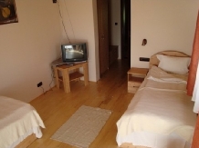 Pensiunea 7 flori - accommodation in  Harghita Covasna, Lacu Rosu (12)