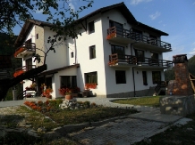 Pensiunea Curtea Braneana - accommodation in  Rucar - Bran, Moeciu, Bran (01)