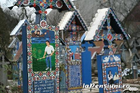 Pensiunea Jaku - cazare Tara Maramuresului (Activitati si imprejurimi) Pensiunea Jaku - cazare Tara Maramuresului (Activitati si imprejurimi)