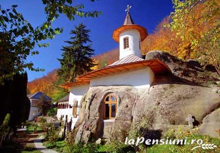 Cabana Turistica Frasin - cazare Rucar - Bran (Activitati si imprejurimi) Cabana Turistica Frasin - cazare Rucar - Bran (Activitati si imprejurimi)
