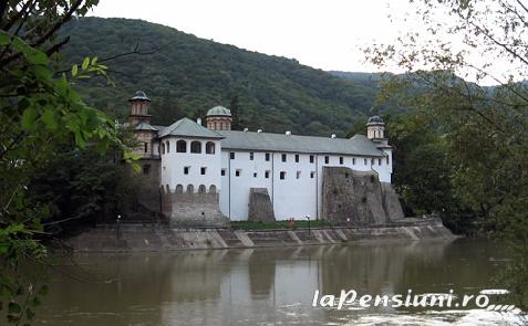 Casa Lacului - accommodation in  Olt Valley, Voineasa (Surrounding)