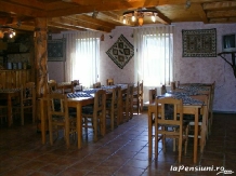 Pensiunea Fratii Pasca - accommodation in  Maramures Country (06)