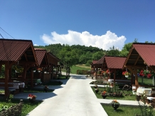 Pensiunea in deal la Ancuta - accommodation in  Maramures Country (45)