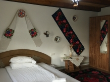 Pensiunea in deal la Ancuta - accommodation in  Maramures Country (48)