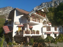 Pensiunea El Plazza - accommodation in  Cernei Valley, Herculane (04)