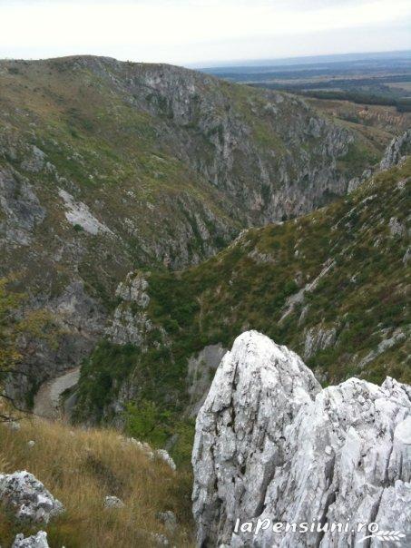 Casa dintre lacuri - cazare Nordul Olteniei (Activitati si imprejurimi)