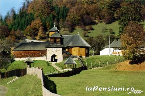 Pensiunea Madona - accommodation in  Moldova (Surrounding)