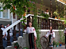 Casa de sub Stanca - accommodation in  Republica Moldova (04)