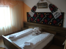 Pensiunea agroturistica La Vasile la Cazan - accommodation in  Maramures Country (12)