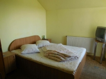 Pensiunea Floare de Colt - accommodation in  Transylvania (11)