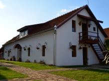 Casa Cânda - accommodation in  Hateg Country (01)