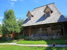 Pensiunea Veselia La Romani - accommodation in  Maramures Country (02)