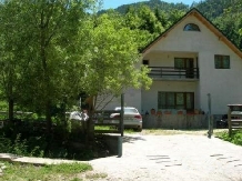 Casa Roua Florilor - alloggio in  Rucar - Bran, Piatra Craiului, Tara Muscelului (01)