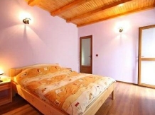 Casa Roua Florilor - accommodation in  Rucar - Bran, Piatra Craiului, Muscelului Country (05)