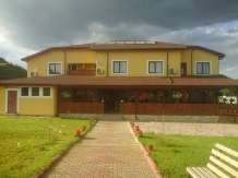 Pensiunea Poiana Caprioarei - accommodation in  Buzau Valley (02)