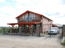 Cazare Casute Mihaieni - accommodation in  Maramures Country (01)