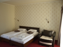 Pensiunea Mirific - accommodation in  Danube Boilers and Gorge, Clisura Dunarii (05)