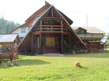 Cabana Hunteri in Romania - cazare Fagaras, Tara Muscelului (01)