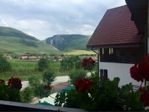 Pensiunea Laura - accommodation in  Apuseni Mountains (04)