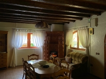 Casa Ella - accommodation in  Comanesti (14)