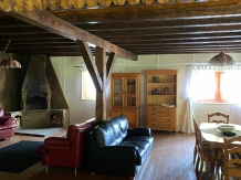 Casa Ella - accommodation in  Comanesti (15)