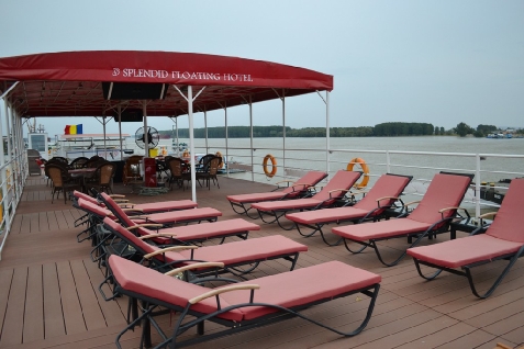 Hotel Plutitor Splendid - accommodation in  Danube Delta (Surrounding)