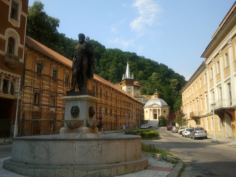 Vila Floare de Colt - cazare Valea Cernei, Herculane (Activitati si imprejurimi)