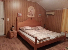 Casa de Vacanta Madona - accommodation in  Danube Boilers and Gorge, Clisura Dunarii (06)