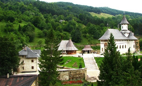 Castelul de Smarald - cazare Moldova (Activitati si imprejurimi)