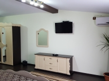 Pensiunea Sophia - accommodation in  Comanesti (14)