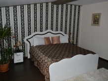 Pensiunea Sophia - accommodation in  Comanesti (46)