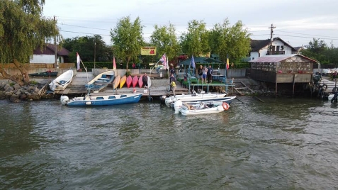 Camping Casuta Mihaela - cazare Delta Dunarii (Activitati si imprejurimi) Camping Casuta Mihaela - cazare Delta Dunarii (Activitati si imprejurimi)