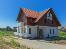 Casa Alba- Fehér Ház din Boghis - accommodation in  Apuseni Mountains (01)