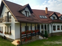 Pensiunea Sandra - accommodation in  Rucar - Bran, Moeciu, Bran (01)