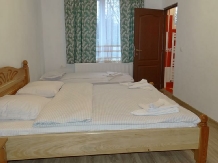 Pensiunea Magnolia - accommodation in  Maramures Country (05)